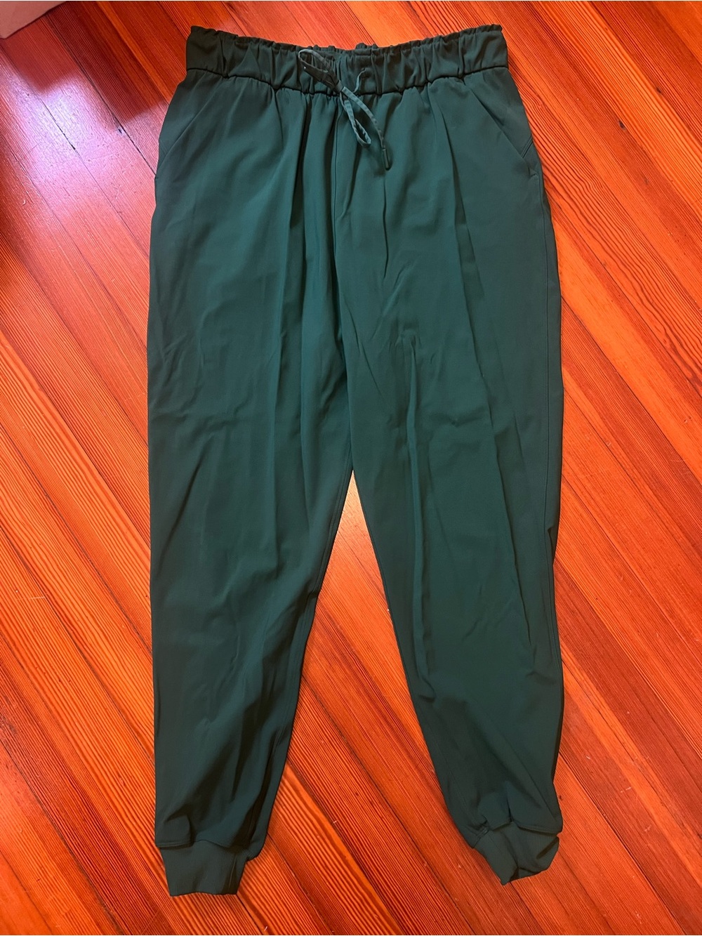 Women’s Lululemon Forest Green Drawstring Jogger Pants